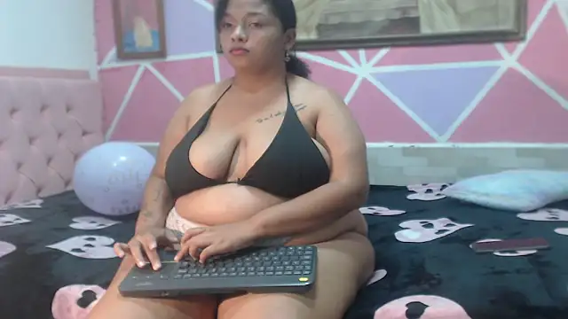 Snapshot of Doll_rihana chatting on May 9, 2026, 2:04 am Doll rihana online show from May 9, 2026, 2:04 am