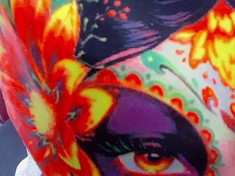 thalia perveertt online show from April 14, 2026, 2:33 pm