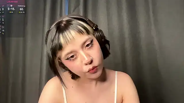 AueshaSimon online show from March 8, 2026, 9:12 am