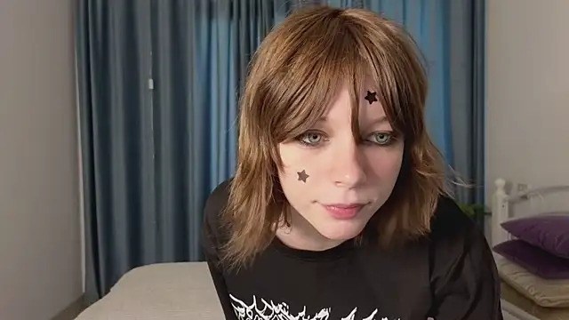 Snapshot of MollySally chatting on June 23, 2026, 4:21 am MollySally online show from June 23, 2026, 4:21 am