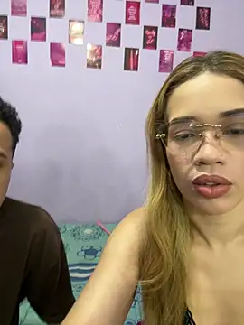 Anna25w online show from April 13, 2026, 1:53 am