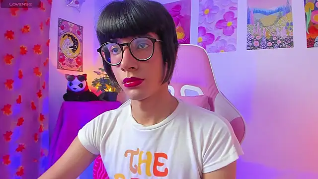 Madeline 21 online show from March 15, 2026, 5:03 am