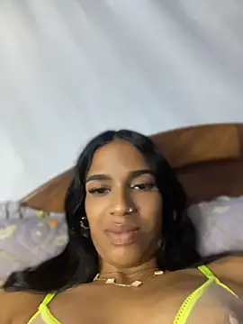 Snapshot of FlorSalvaje_ chatting on May 17, 2026, 1:16 am FlorSalvaje online show from May 17, 2026, 1:16 am