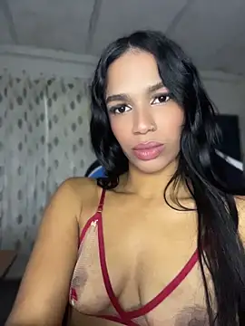 Snapshot of FlorSalvaje_ chatting on May 26, 2026, 12:20 am FlorSalvaje online show from May 26, 2026, 12:20 am