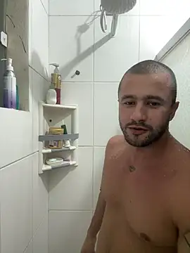 Snapshot of Romaninho chatting on April 16, 2026, 11:40 pm Romaninho online show from April 16, 2026, 11:40 pm
