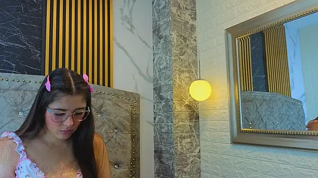 ElisVega online show from March 23, 2026, 6:52 pm