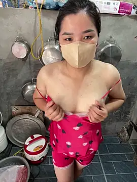 Snapshot of Lisa_Sweet86 chatting on March 16, 2026, 1:35 am Lisa Sweet86 online show from March 16, 2026, 1:35 am