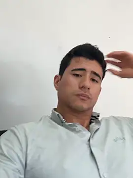 Snapshot of David-latinlover chatting on May 5, 2026, 4:21 pm David-latinlover online show from May 5, 2026, 4:21 pm