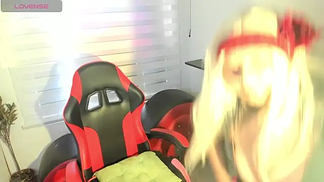 Snapshot of Agatha_Marin chatting on April 14, 2026, 8:03 pm Agatha Marin online show from April 14, 2026, 8:03 pm