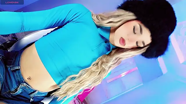 Sophiaa doll  online show from April 15, 2026, 4:18 am