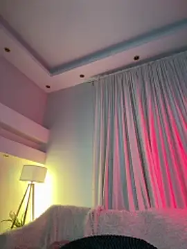 seesamnoir online show from March 22, 2026, 6:26 am