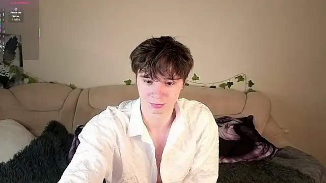 Snapshot of AnthonyCuutie chatting on March 9, 2026, 6:17 am AnthonyCuutie online show from March 9, 2026, 6:17 am