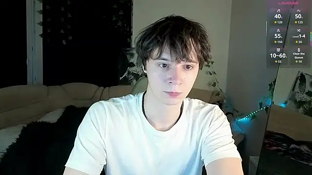Snapshot of AnthonyCuutie chatting on May 1, 2026, 5:40 pm AnthonyCuutie online show from May 1, 2026, 5:40 pm