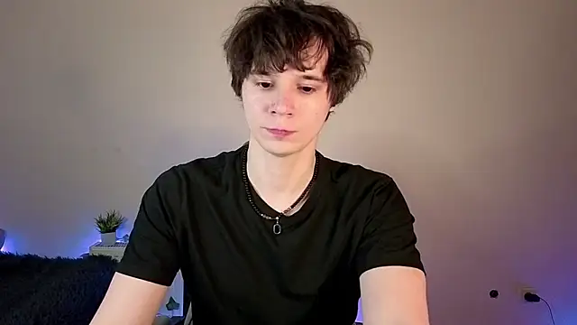 Snapshot of AnthonyCuutie chatting on June 1, 2026, 5:40 am AnthonyCuutie online show from June 1, 2026, 5:40 am