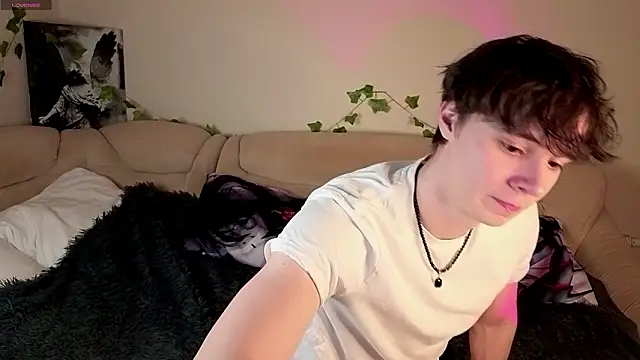 Snapshot of AnthonyCuutie chatting on March 9, 2026, 6:55 pm AnthonyCuutie online show from March 9, 2026, 6:55 pm