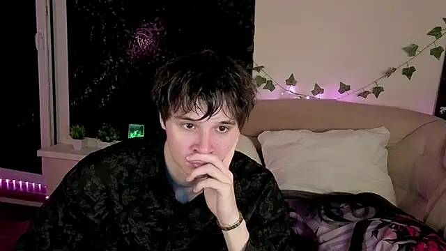 Snapshot of AnthonyCuutie chatting on April 18, 2026, 5:59 pm AnthonyCuutie online show from April 18, 2026, 5:59 pm