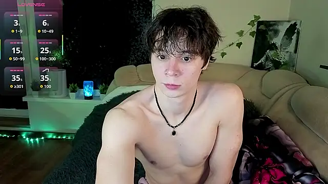 Snapshot of AnthonyCuutie chatting on March 23, 2026, 1:33 pm AnthonyCuutie online show from March 23, 2026, 1:33 pm