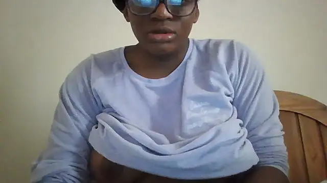 Snapshot of SexyGemBeauty chatting on May 17, 2026, 5:46 pm SexyGemBeauty online show from May 17, 2026, 5:46 pm