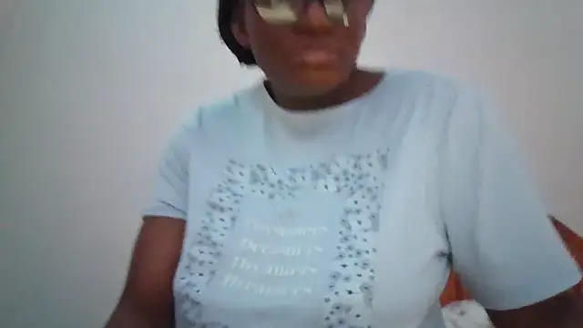 Snapshot of SexyGemBeauty chatting on April 9, 2026, 5:19 pm SexyGemBeauty online show from April 9, 2026, 5:19 pm