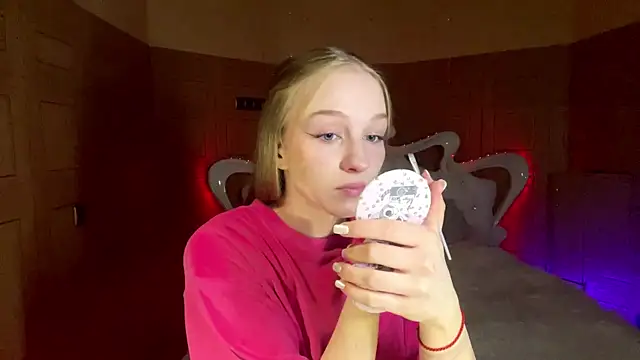 Anika Socutehe online show from April 5, 2026, 4:46 pm