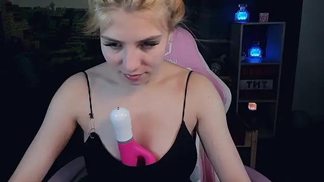 Snapshot of RosaFowler chatting on March 29, 2026, 9:22 am RosaFowler online show from March 29, 2026, 9:22 am