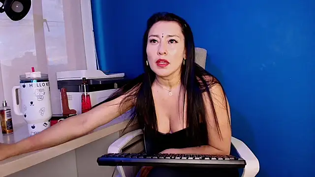 Terra  Rouse  online show from April 30, 2026, 11:28 am