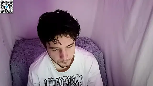 Snapshot of _ZaneX chatting on May 1, 2026, 7:08 pm ZaneX online show from May 1, 2026, 7:08 pm