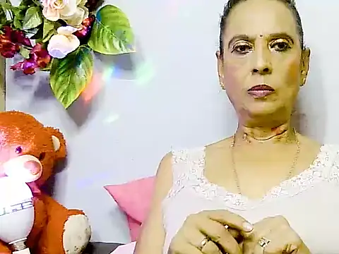 Snapshot of Hot_queen58 chatting on May 26, 2026, 5:44 pm Hot queen58 online show from May 26, 2026, 5:44 pm
