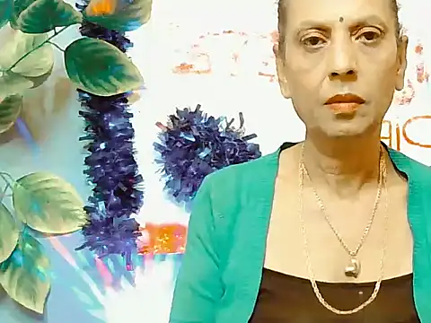 Snapshot of Hot_queen58 chatting on May 18, 2026, 6:40 am Hot queen58 online show from May 18, 2026, 6:40 am