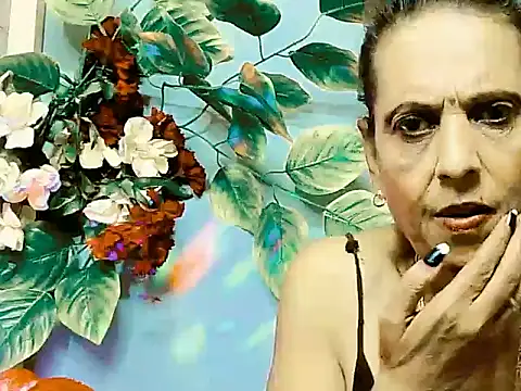 Snapshot of Hot_queen58 chatting on May 20, 2026, 5:54 pm Hot queen58 online show from May 20, 2026, 5:54 pm