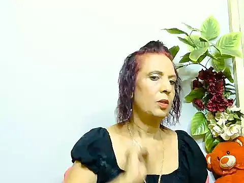 Hot queen58 online show from June 18, 2026, 1:38 pm