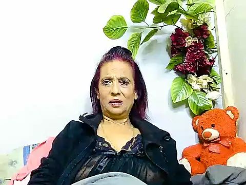 Hot queen58 online show from June 23, 2026, 4:32 am