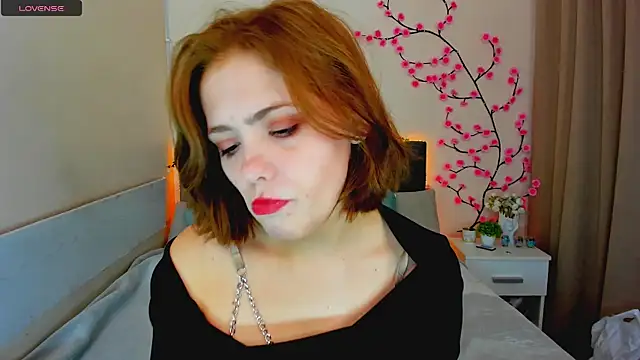 DellaRows online show from June 1, 2026, 6:02 am