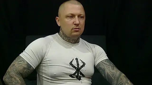 Snapshot of devilWithTats chatting on May 27, 2026, 11:17 am devilWithTats online show from May 27, 2026, 11:17 am