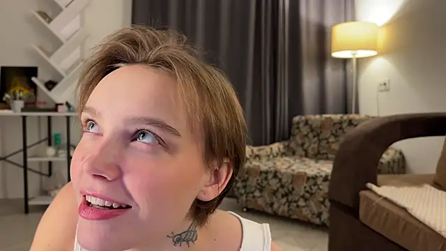 Lolatatee online show from June 27, 2026, 7:09 pm