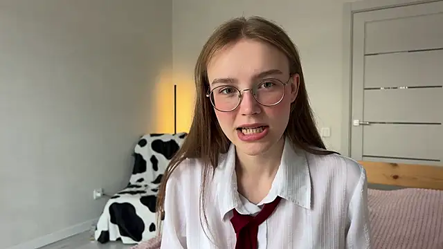 Lolatatee online show from March 25, 2026, 5:07 am