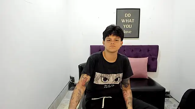 TomBoy Natali online show from April 16, 2026, 6:52 pm