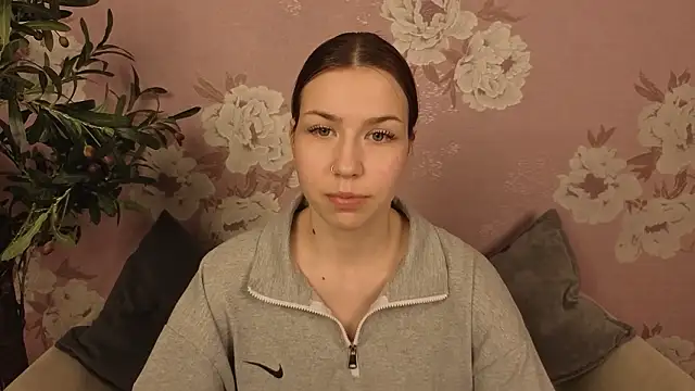 Snapshot of AleshiaFontes chatting on March 3, 2026, 11:50 am AleshiaFontes online show from March 3, 2026, 11:50 am