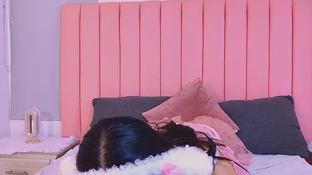 AleciaNoah online show from April 13, 2026, 7:07 pm