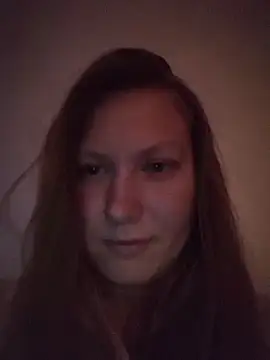 Snapshot of August_Shine chatting on April 21, 2026, 6:14 pm August Shine online show from April 21, 2026, 6:14 pm