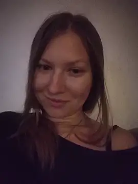 Snapshot of August_Shine chatting on May 27, 2026, 6:26 pm August Shine online show from May 27, 2026, 6:26 pm
