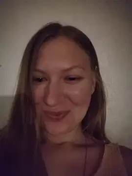Snapshot of August_Shine chatting on May 26, 2026, 6:06 pm August Shine online show from May 26, 2026, 6:06 pm