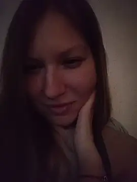 Snapshot of August_Shine chatting on April 28, 2026, 6:12 pm August Shine online show from April 28, 2026, 6:12 pm