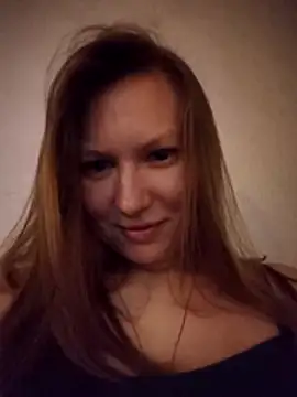 Snapshot of August_Shine chatting on April 8, 2026, 6:09 pm August Shine online show from April 8, 2026, 6:09 pm