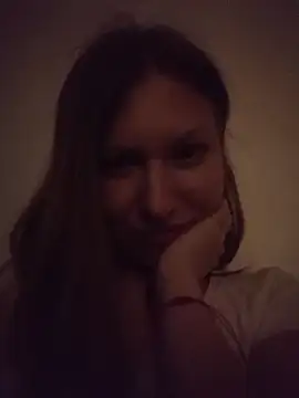 Snapshot of August_Shine chatting on April 22, 2026, 6:14 pm August Shine online show from April 22, 2026, 6:14 pm