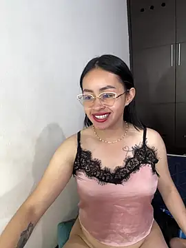 Snapshot of Anni_Rose chatting on April 12, 2026, 11:35 am Anni Rose online show from April 12, 2026, 11:35 am