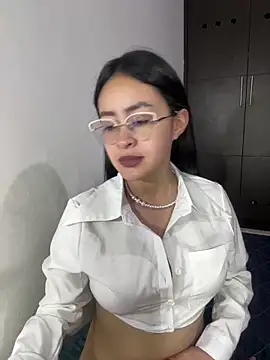 Snapshot of Anni_Rose chatting on March 18, 2026, 9:12 am Anni Rose online show from March 18, 2026, 9:12 am