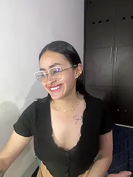 Snapshot of Anni_Rose chatting on April 8, 2026, 11:17 pm Anni Rose online show from April 8, 2026, 11:17 pm