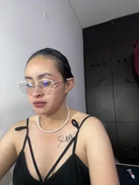 Snapshot of Anni_Rose chatting on March 11, 2026, 11:54 pm Anni Rose online show from March 11, 2026, 11:54 pm