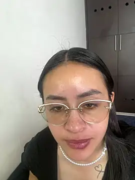 Snapshot of Anni_Rose chatting on March 17, 2026, 12:30 pm Anni Rose online show from March 17, 2026, 12:30 pm